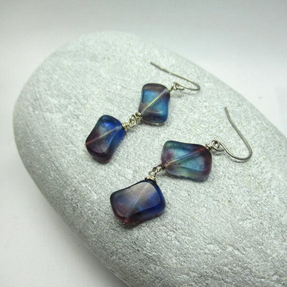 Uranium glass bead earrings - Picture 2 of 10